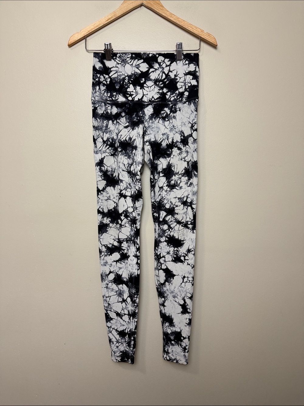 Lululemon Tie-Dye Leggings size 6